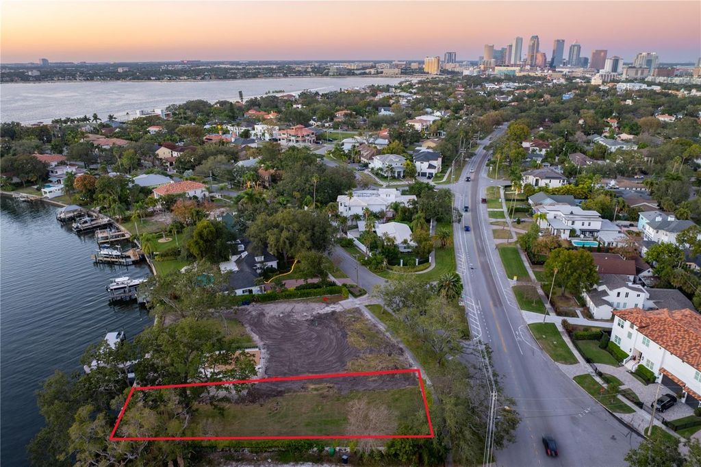 Photo of 418 Blanca Avenue, Tampa, FL 33606 (MLS # TB8446109)