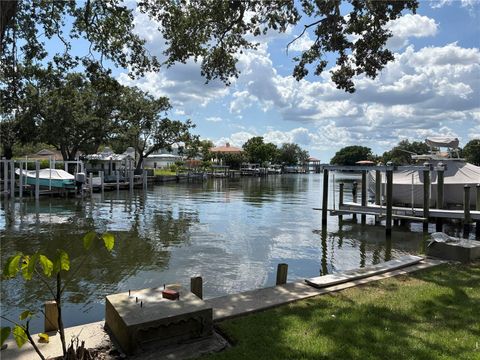 Photo of 418 Blanca Avenue, Tampa, FL 33606 (MLS # TB8446109)