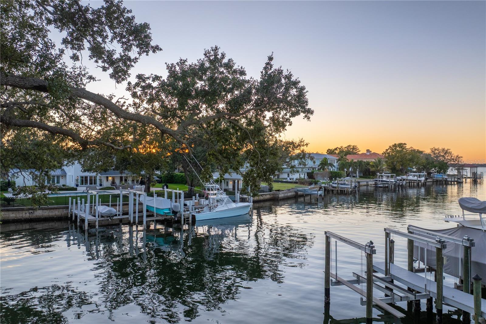 DAVIS ISLANDS PB10 PG52 TO 57 - Land