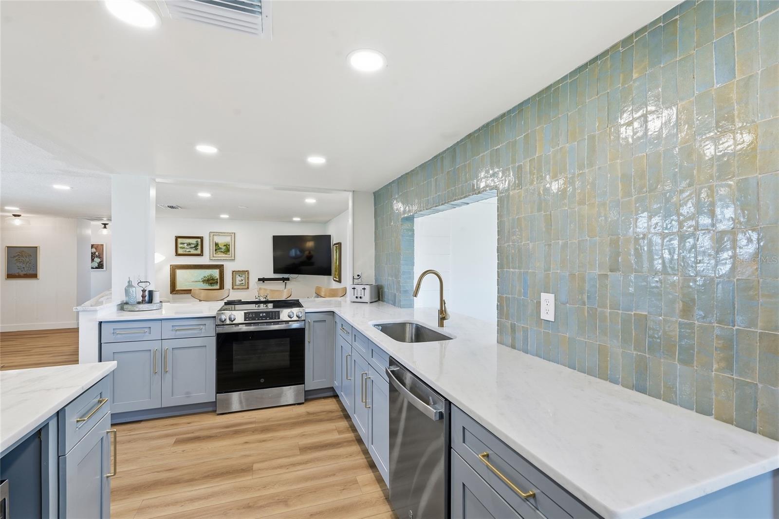 BEACON SQUARE - Residential