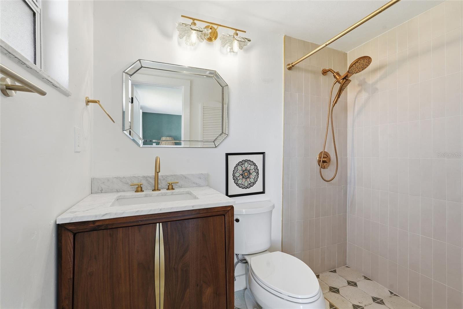 BEACON SQUARE - Residential