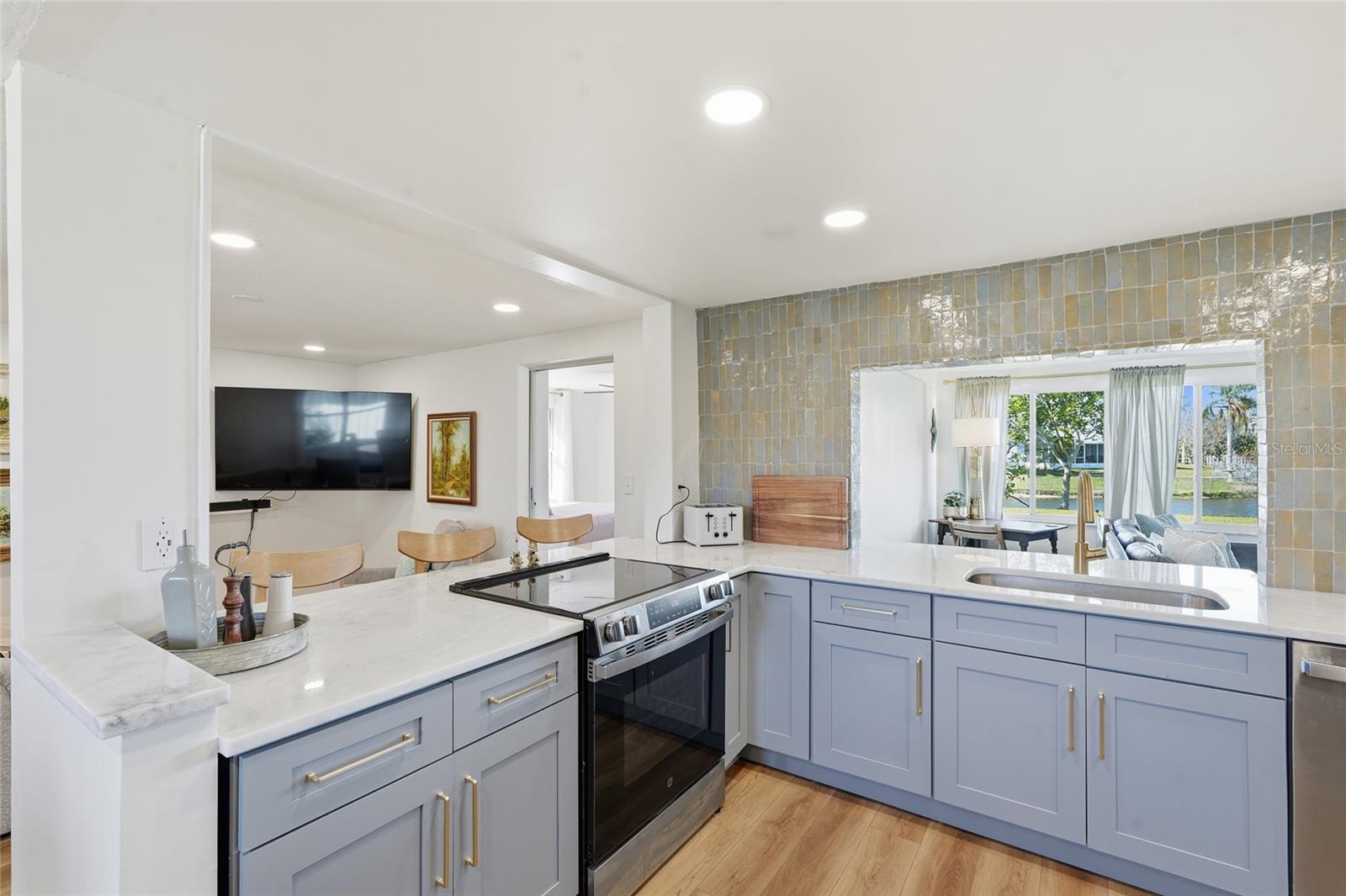 BEACON SQUARE - Residential