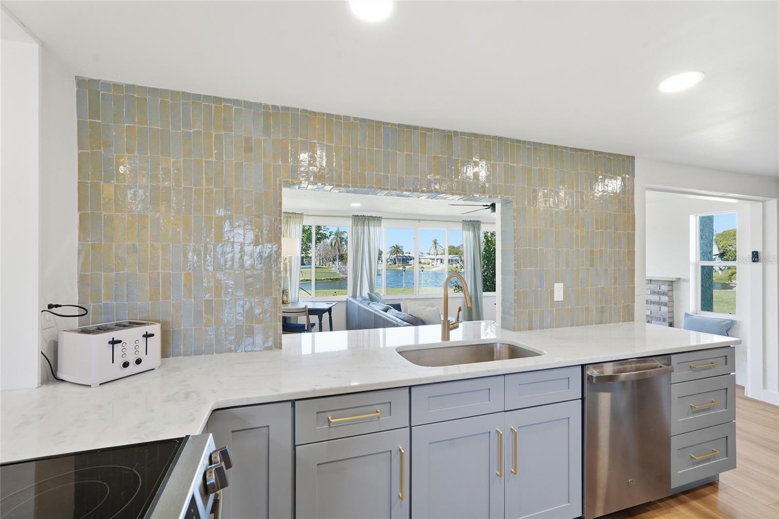 BEACON SQUARE - Residential