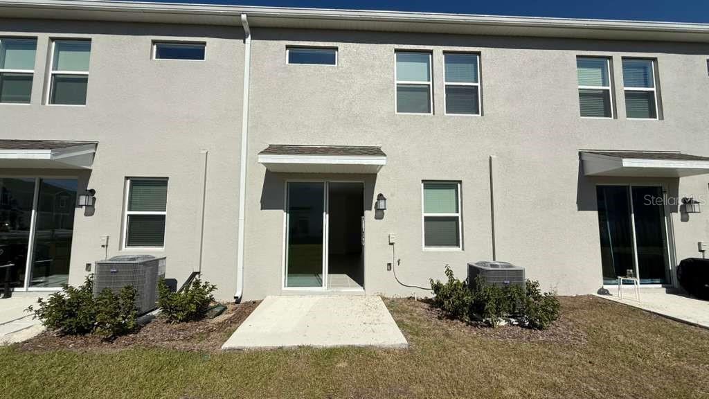 CHATEAU/ASTONIA - Residential Lease