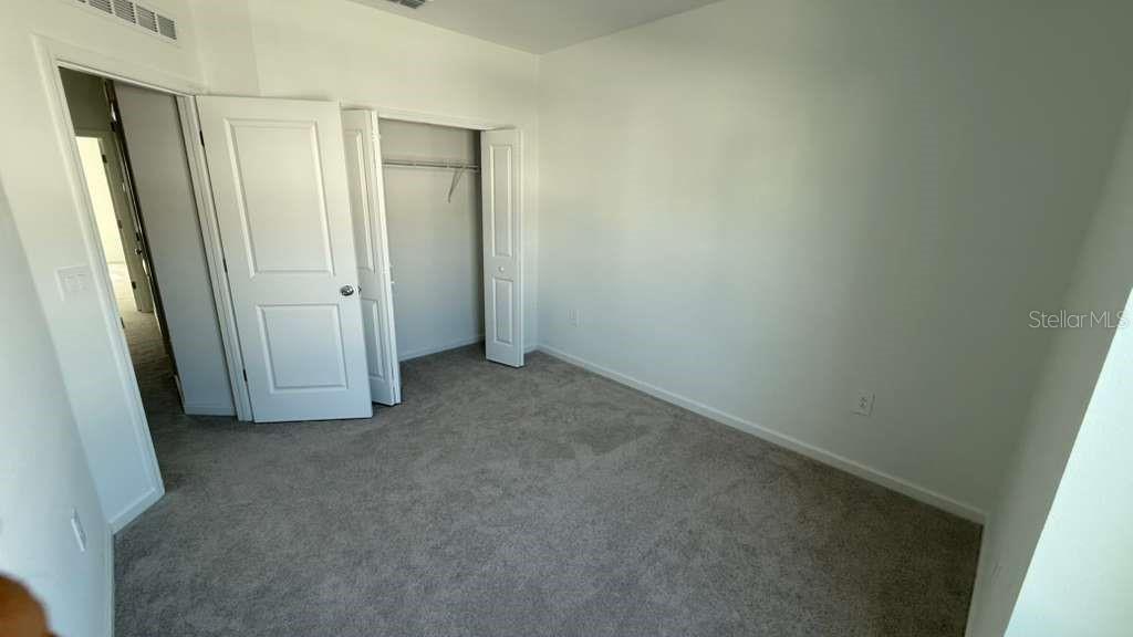 CHATEAU/ASTONIA - Residential Lease