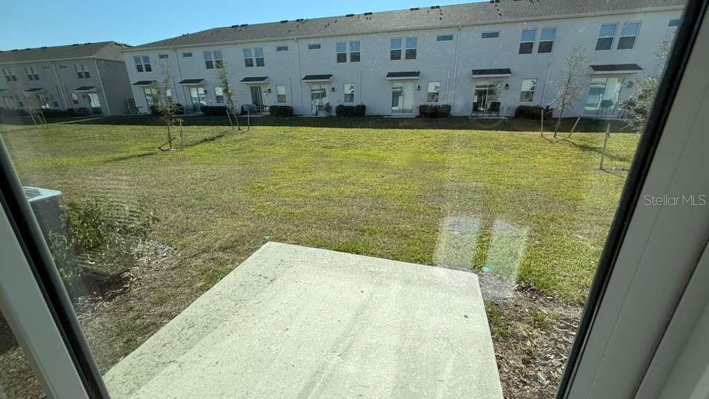 CHATEAU/ASTONIA - Residential Lease