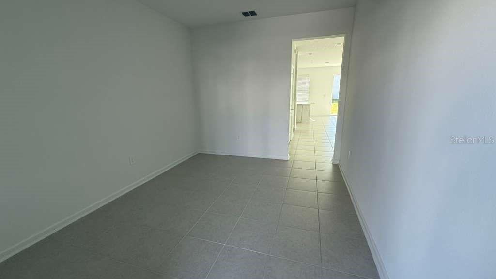 CHATEAU/ASTONIA - Residential Lease