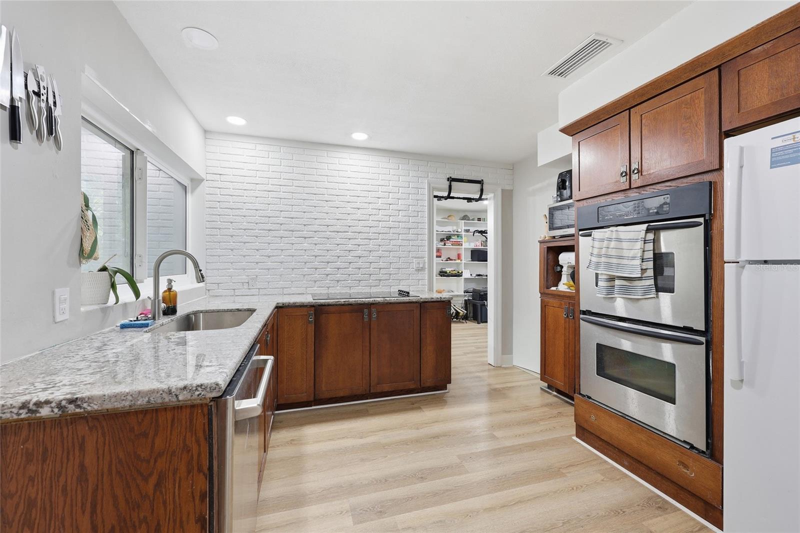 HILLSIDE REP - Residential