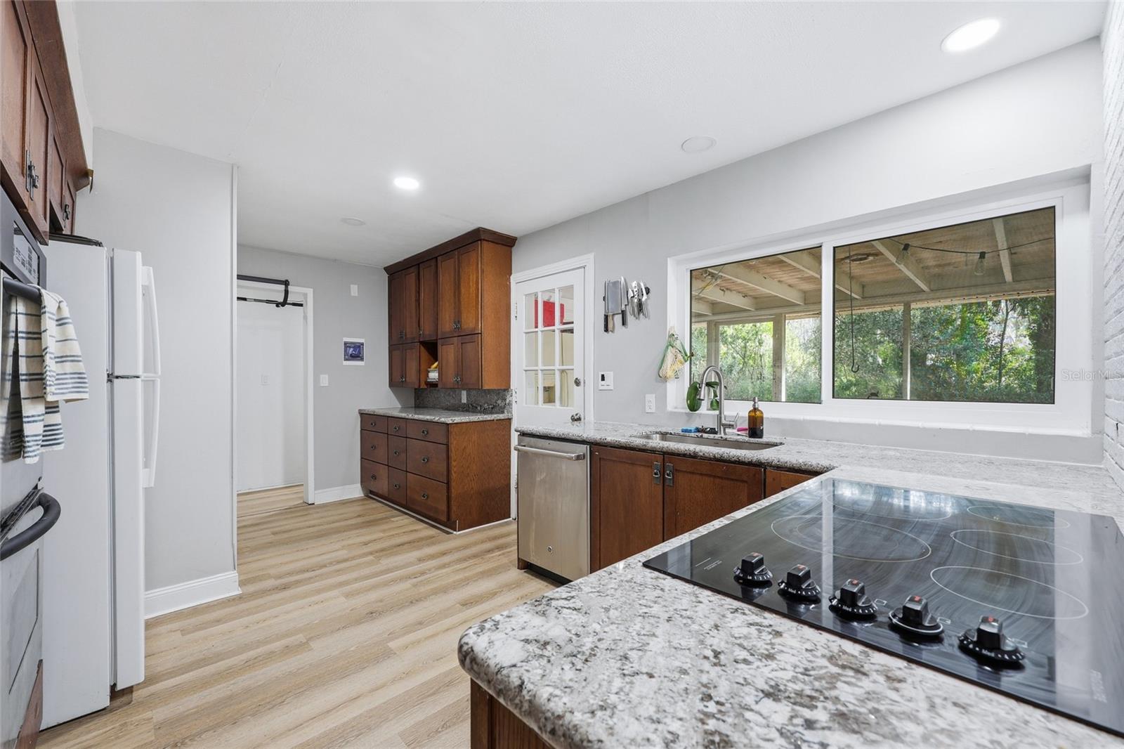 HILLSIDE REP - Residential