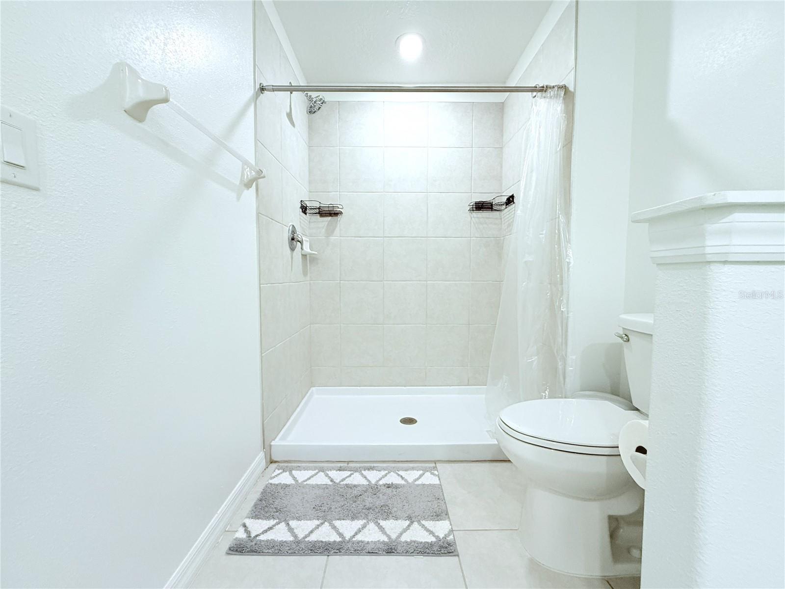 TOWNES/VERIDIAN - Residential Lease