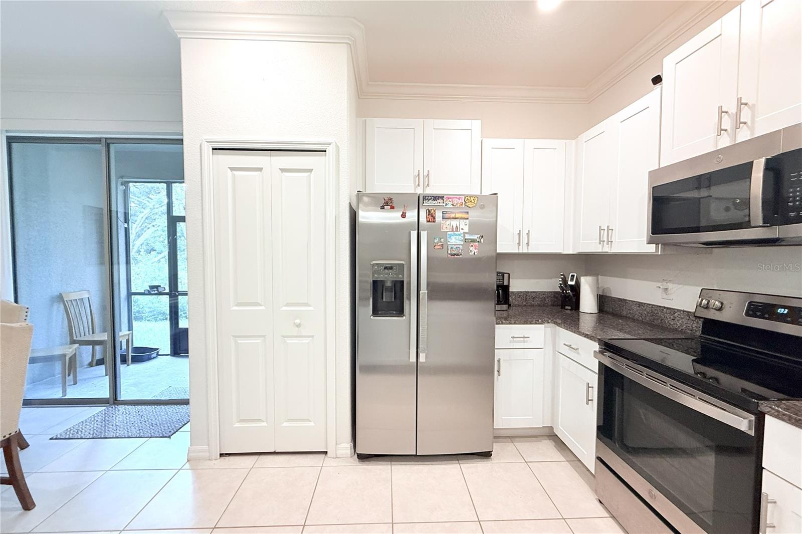 TOWNES/VERIDIAN - Residential Lease