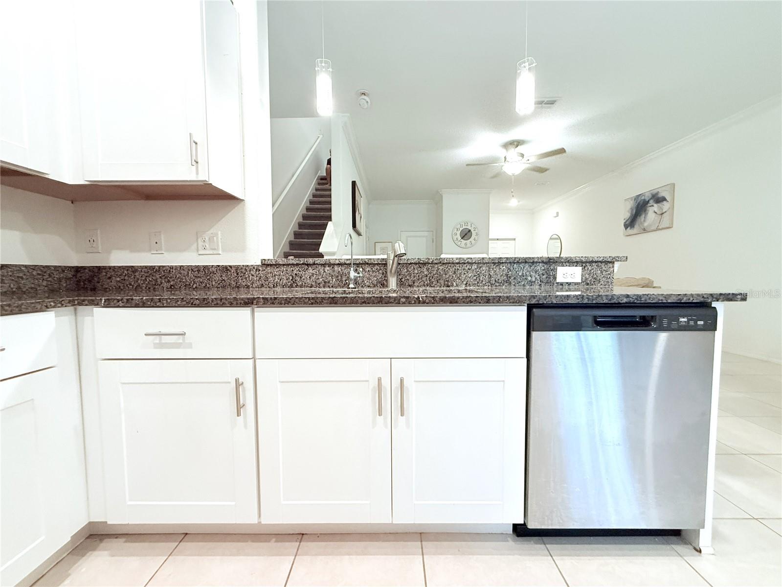 TOWNES/VERIDIAN - Residential Lease