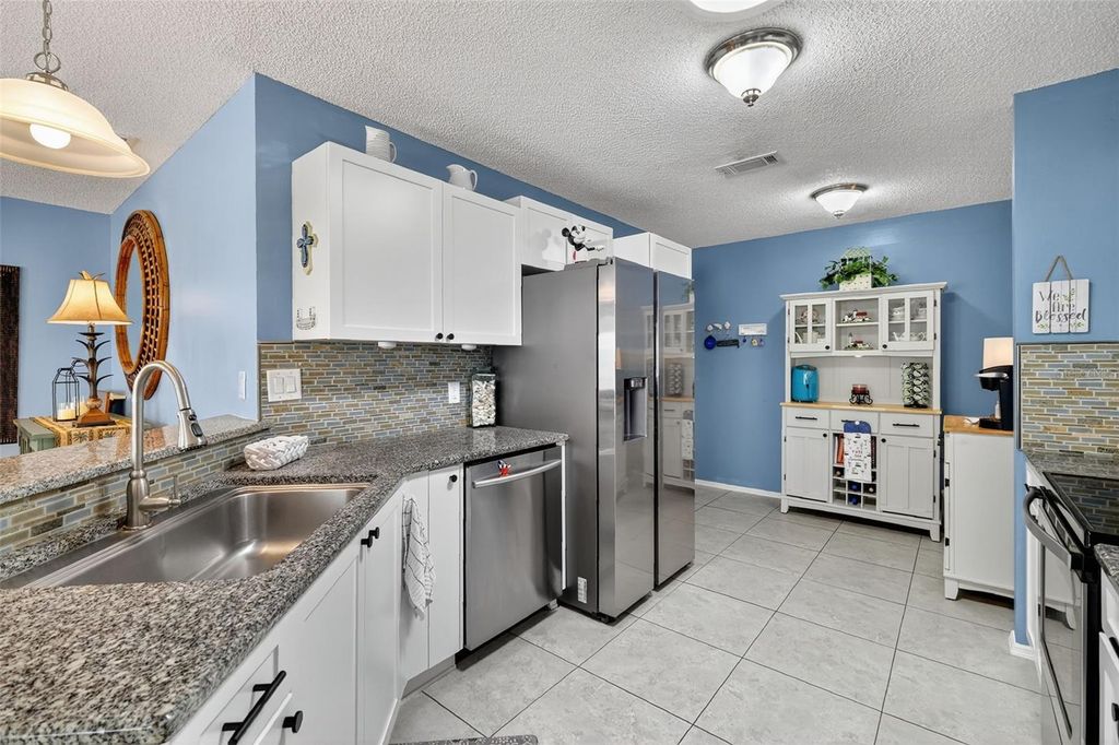 Photo of 2107 Escobar Avenue, Lady Lake, FL 32159 (MLS # G5103089)