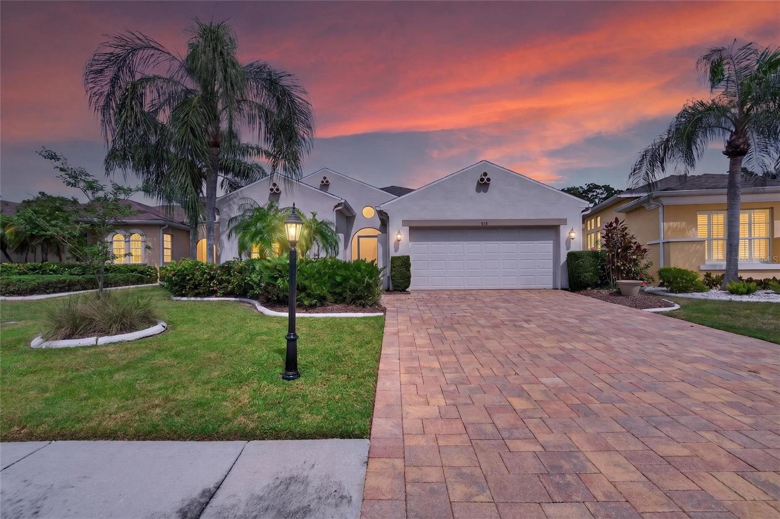 818 KING LEON WAY