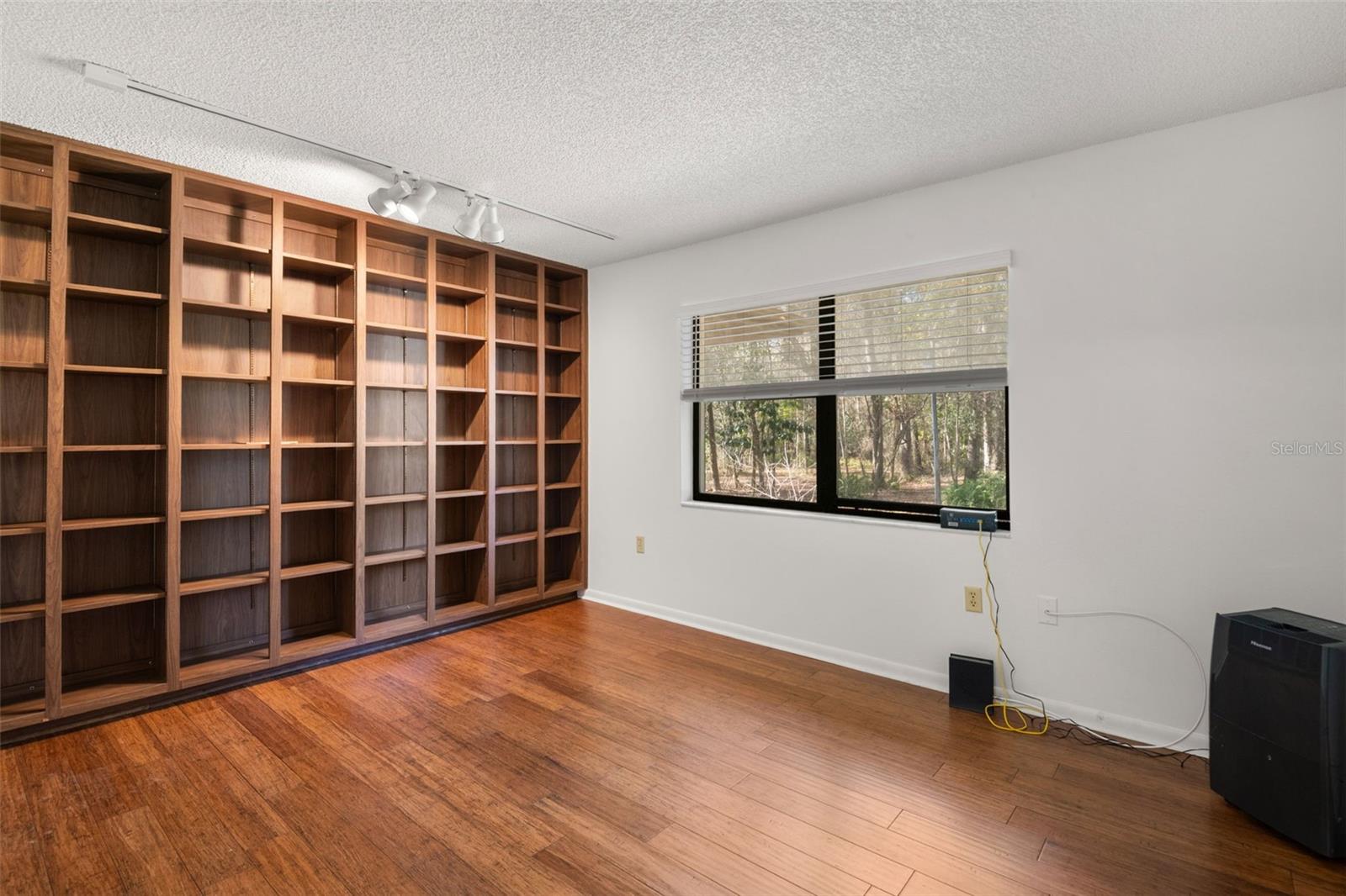 SPRING LAKE - Residential