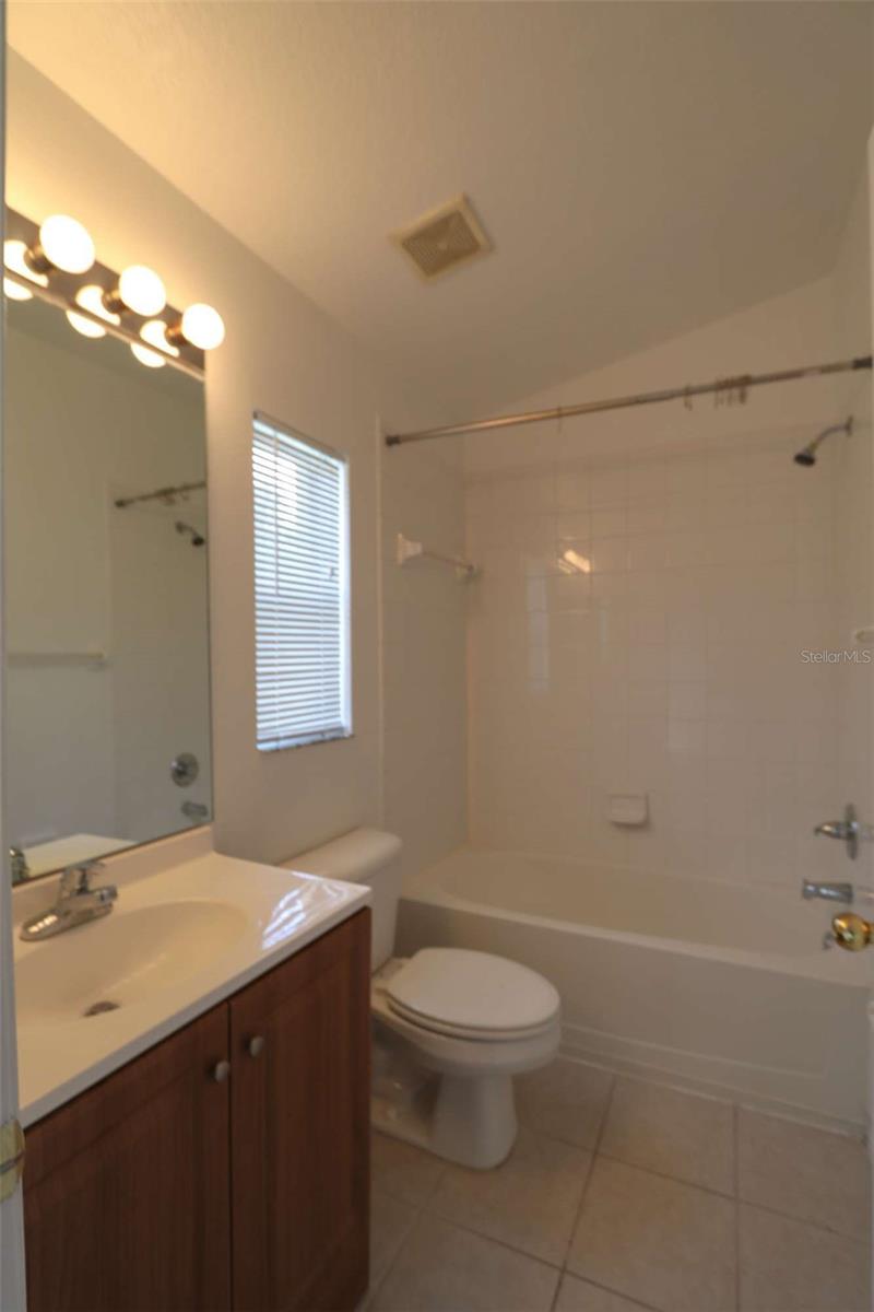 VILLAGES OF BLOOMINGDALE PH - Residential Lease