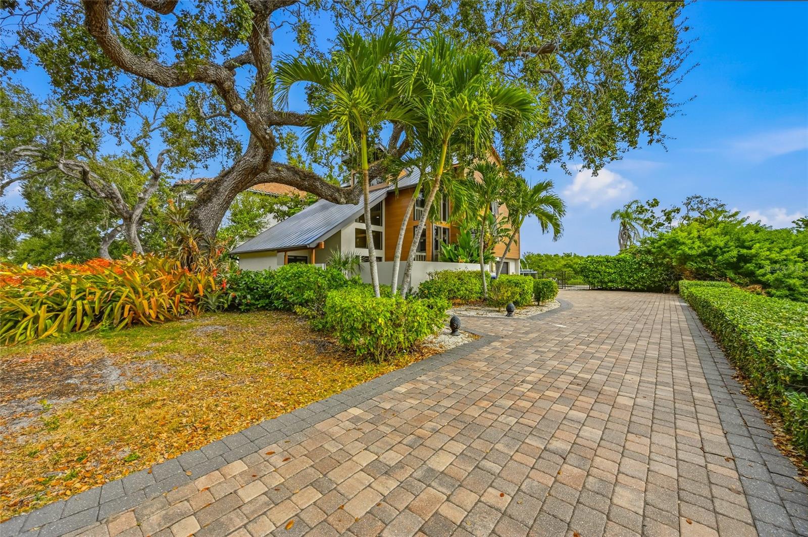 5236 SIESTA COVE DRIVE