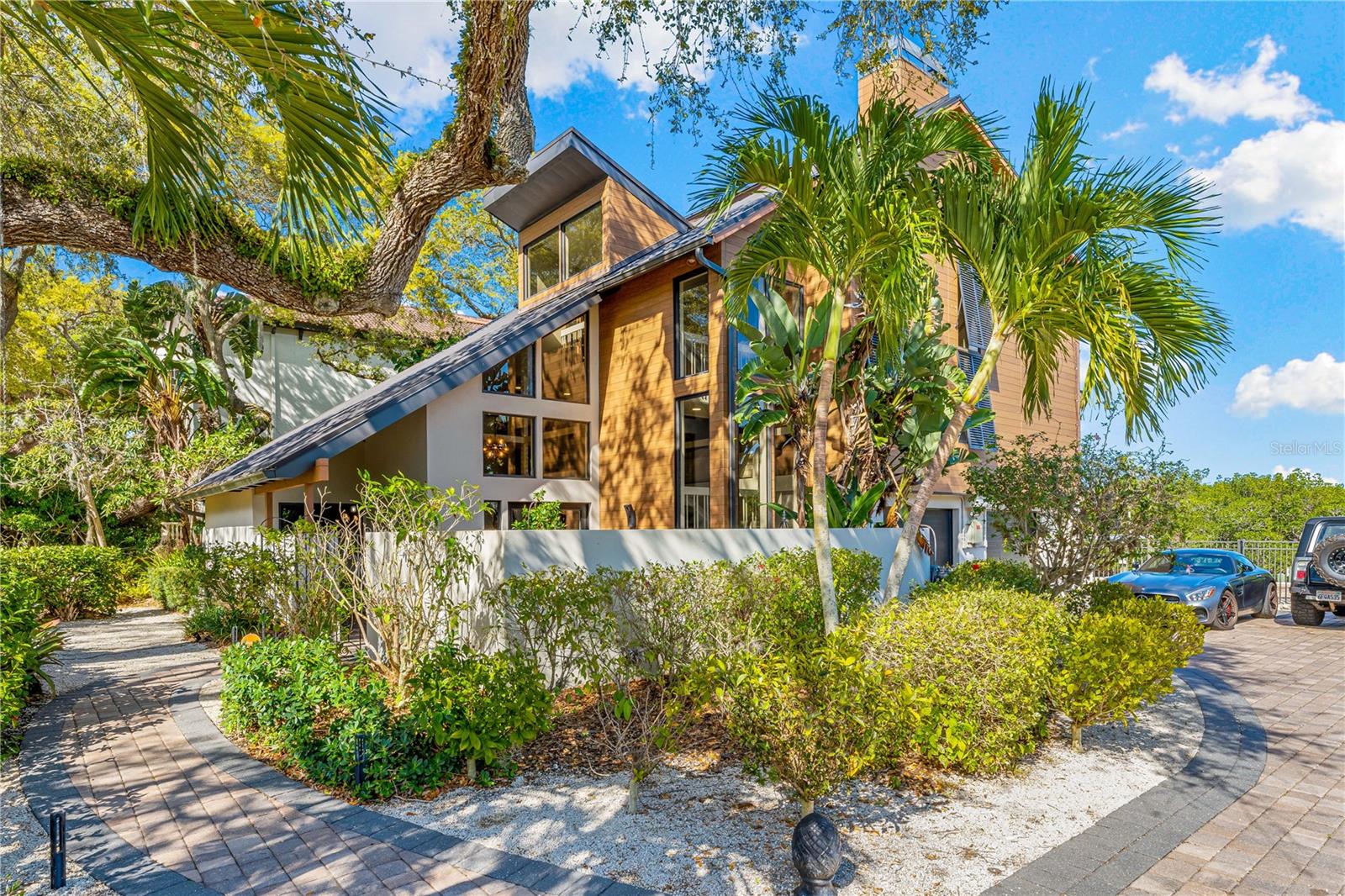 5236 SIESTA COVE DRIVE