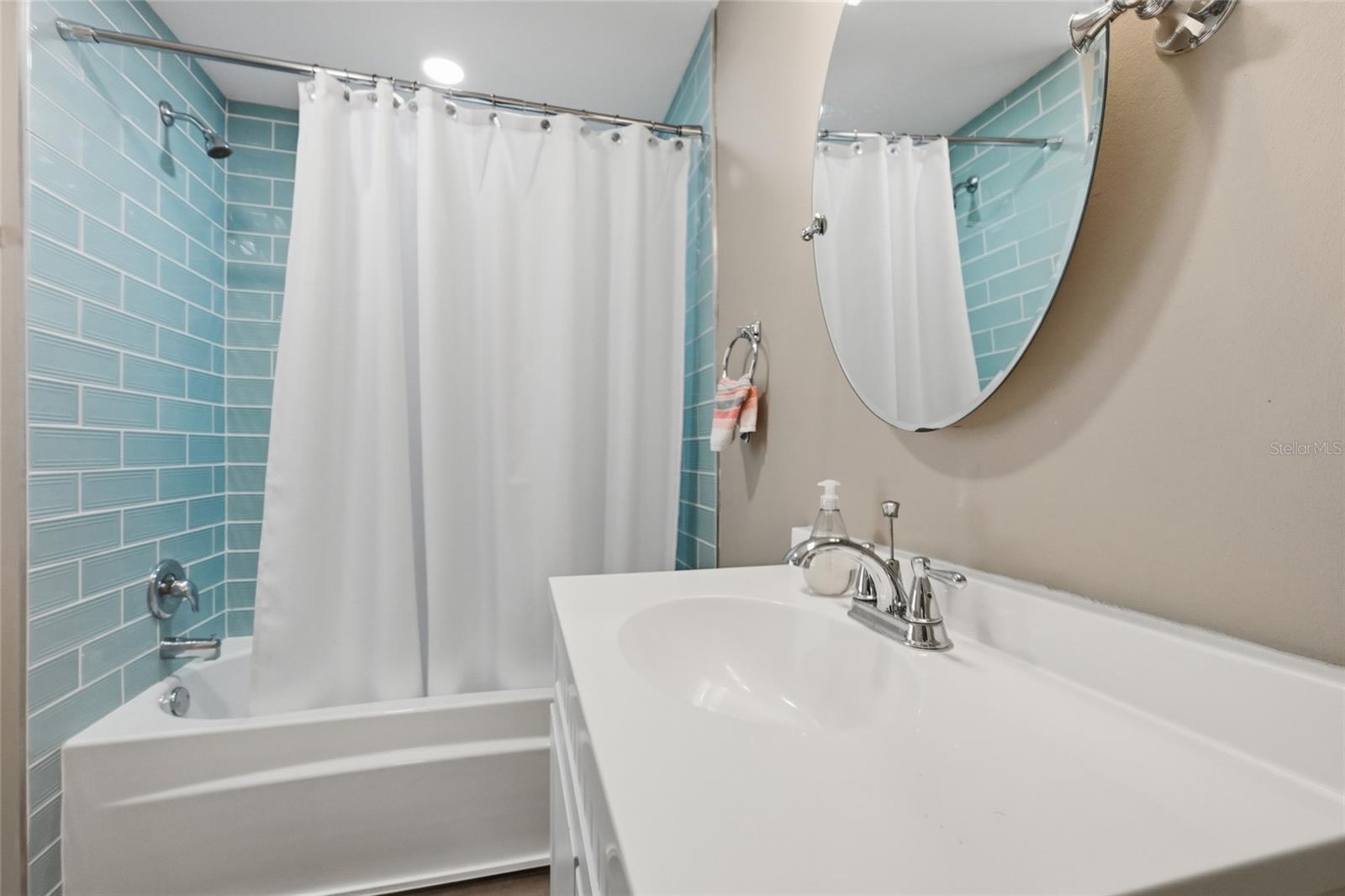 SIESTA COVE SUB - Residential