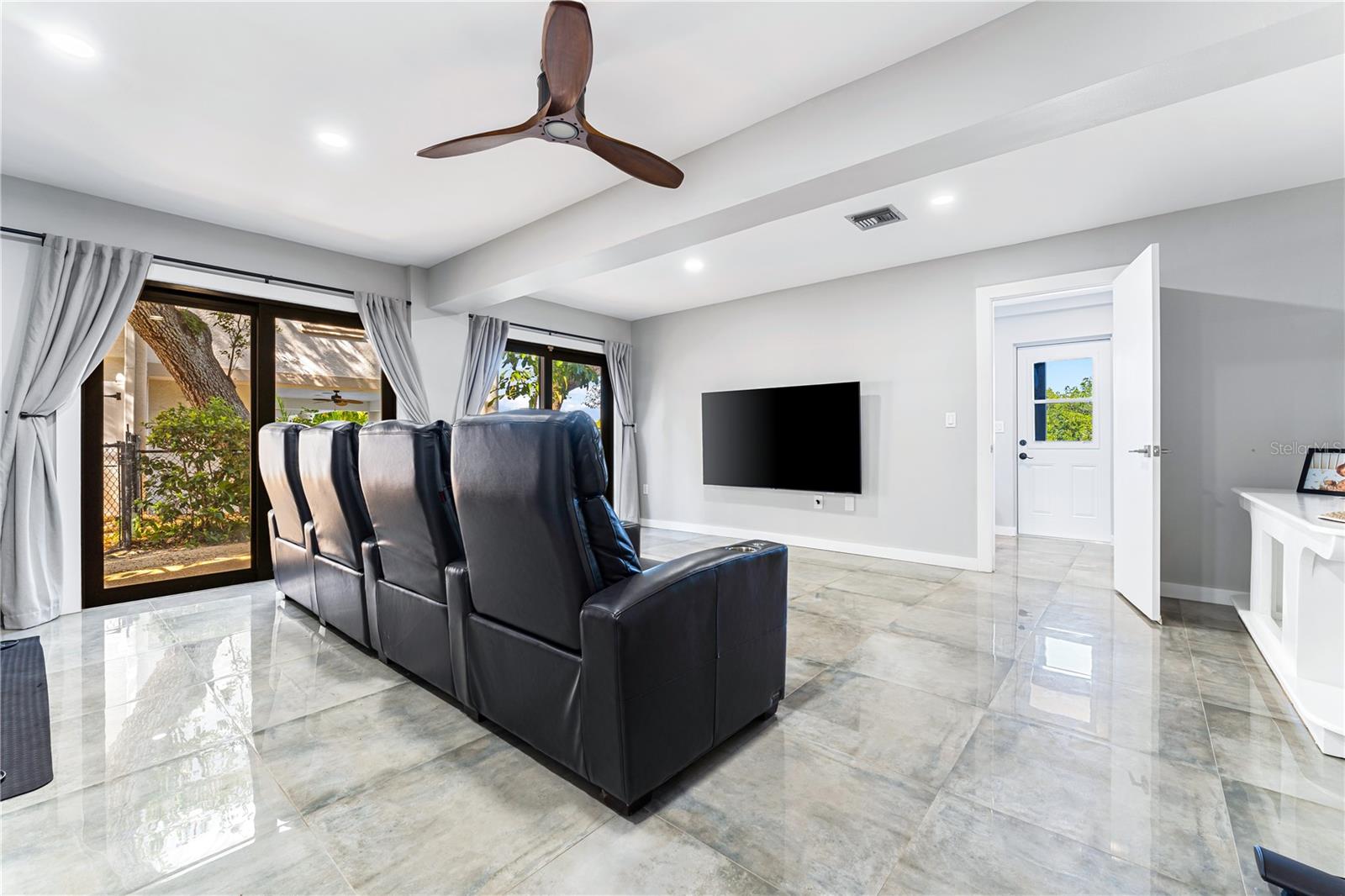 SIESTA COVE SUB - Residential