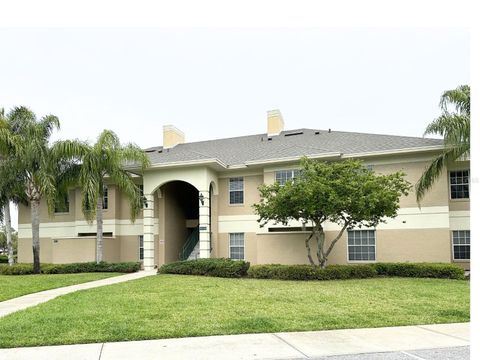 A home in WINTER HAVEN