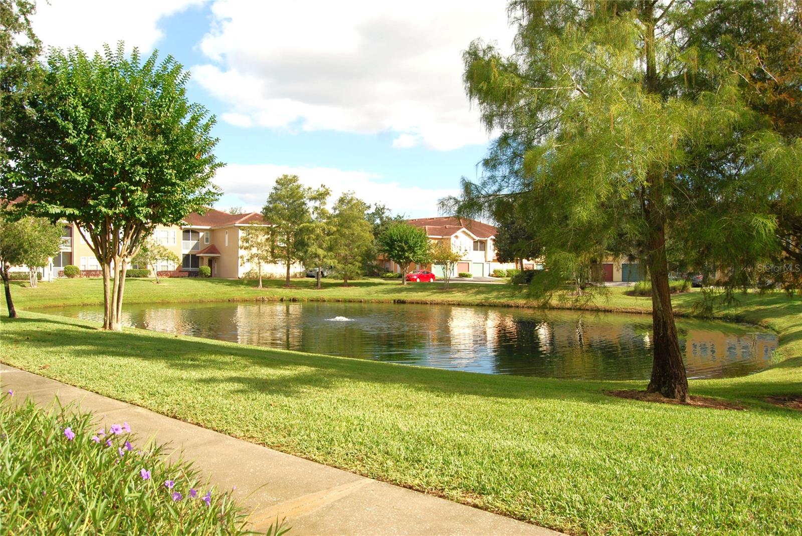 VILLANOVA AT HUNTERS CREEK CONDO - Residential Lease