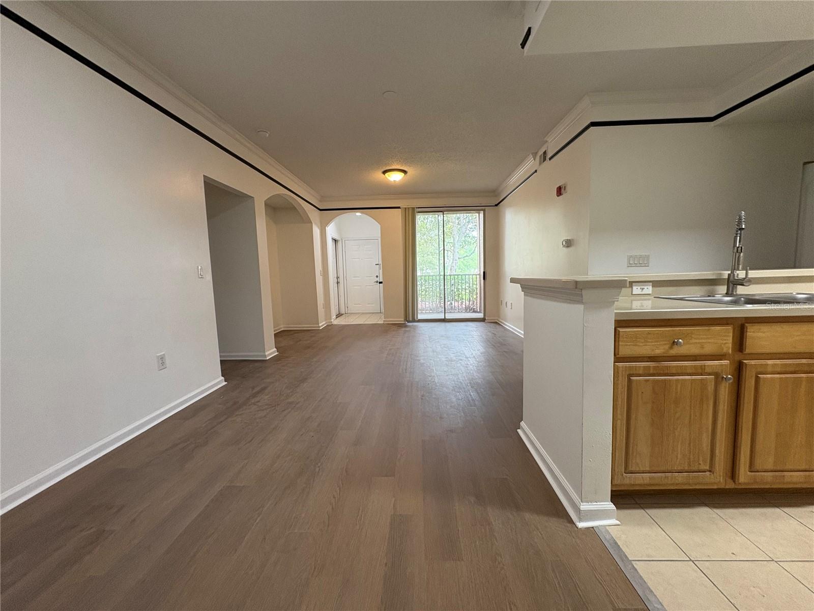 VILLANOVA AT HUNTERS CREEK CONDO - Residential Lease