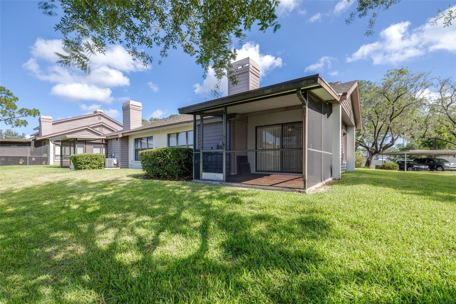 OAK PARK TWNHMS - Residential