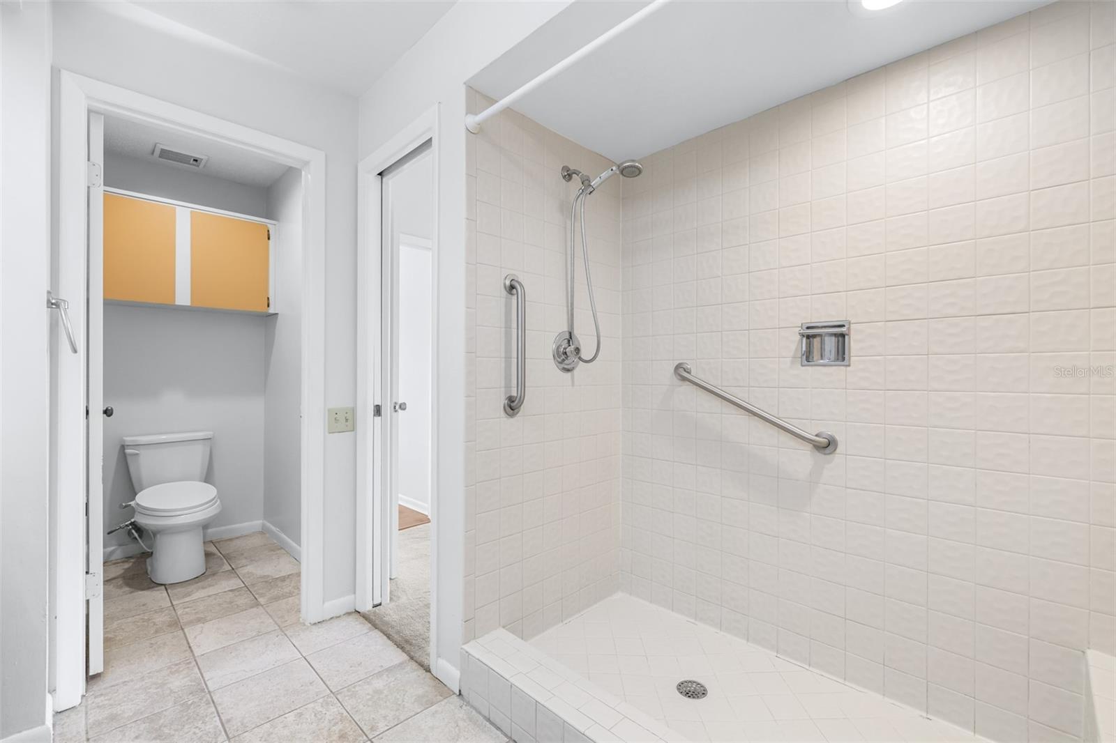 OAK PARK TWNHMS - Residential