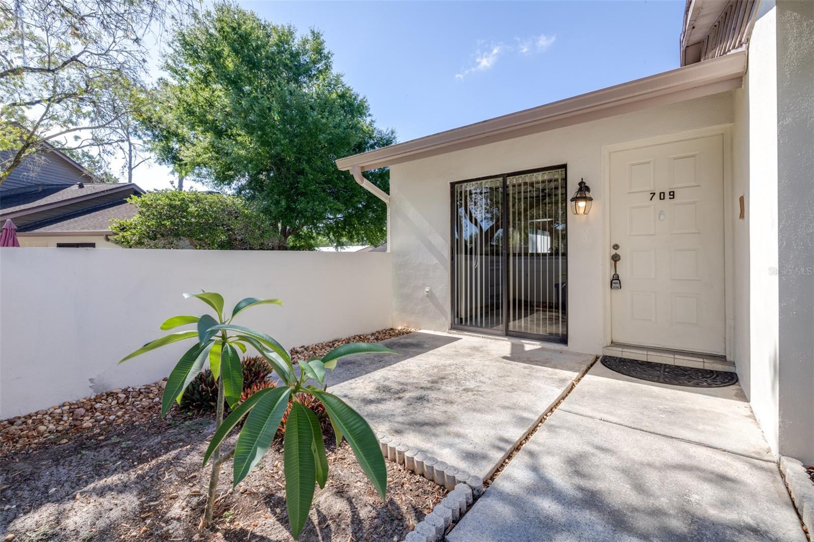 709 OAK PARK PLACE