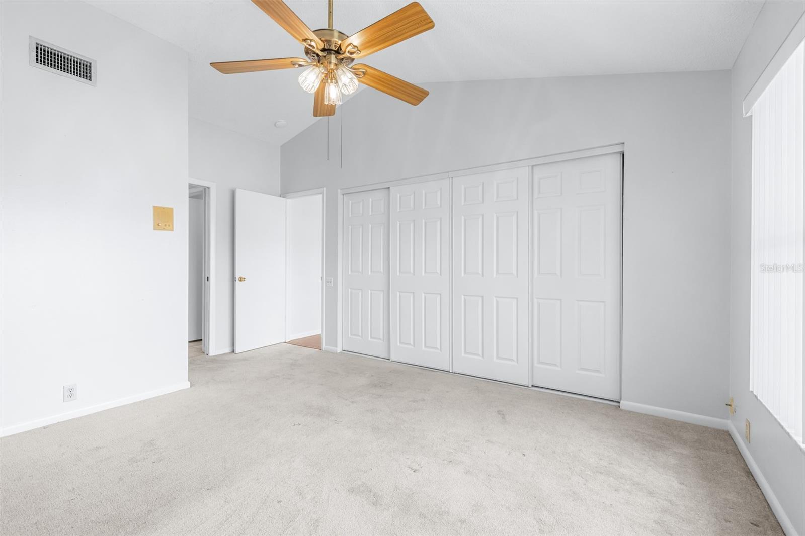 OAK PARK TWNHMS - Residential