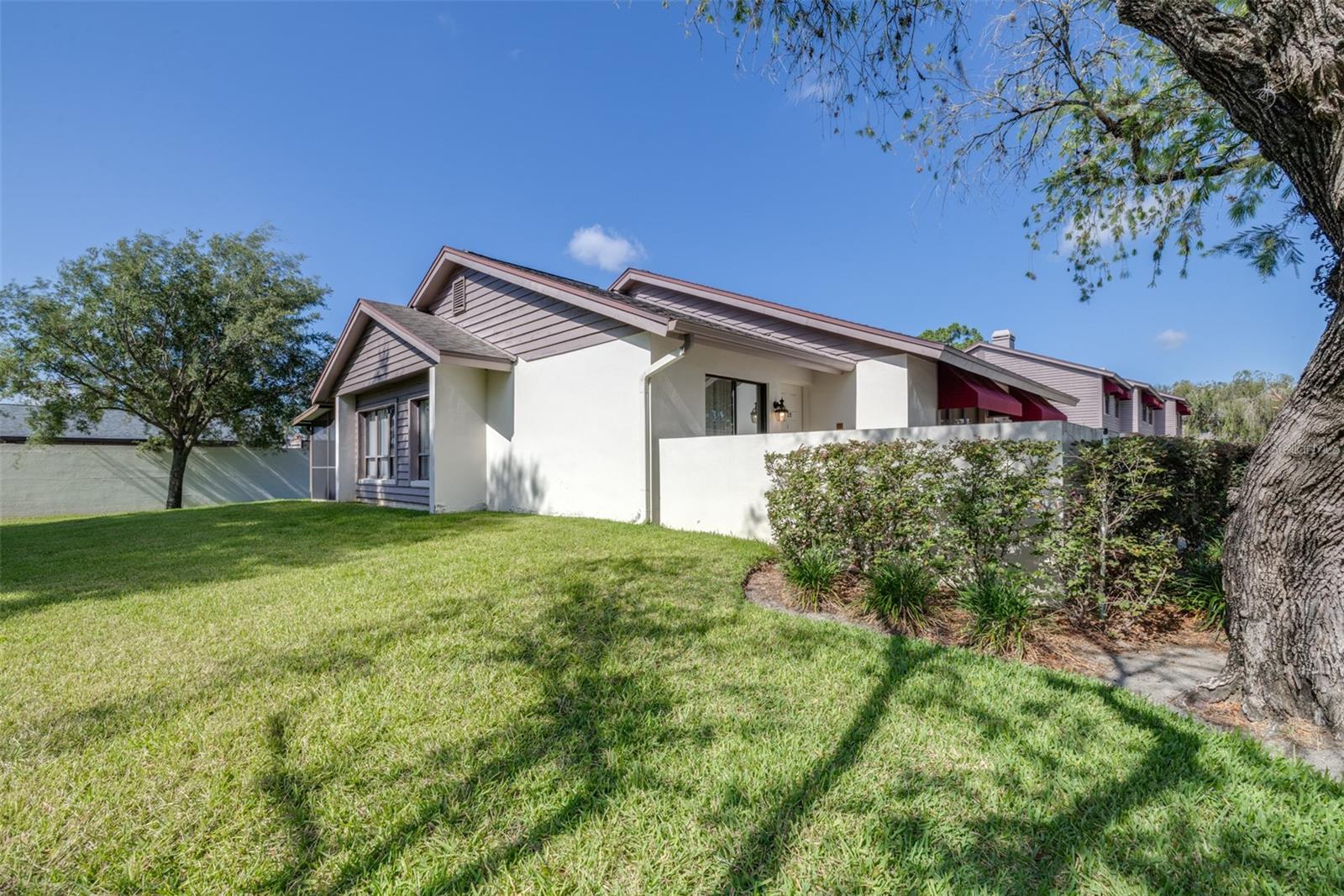 OAK PARK TWNHMS - Residential