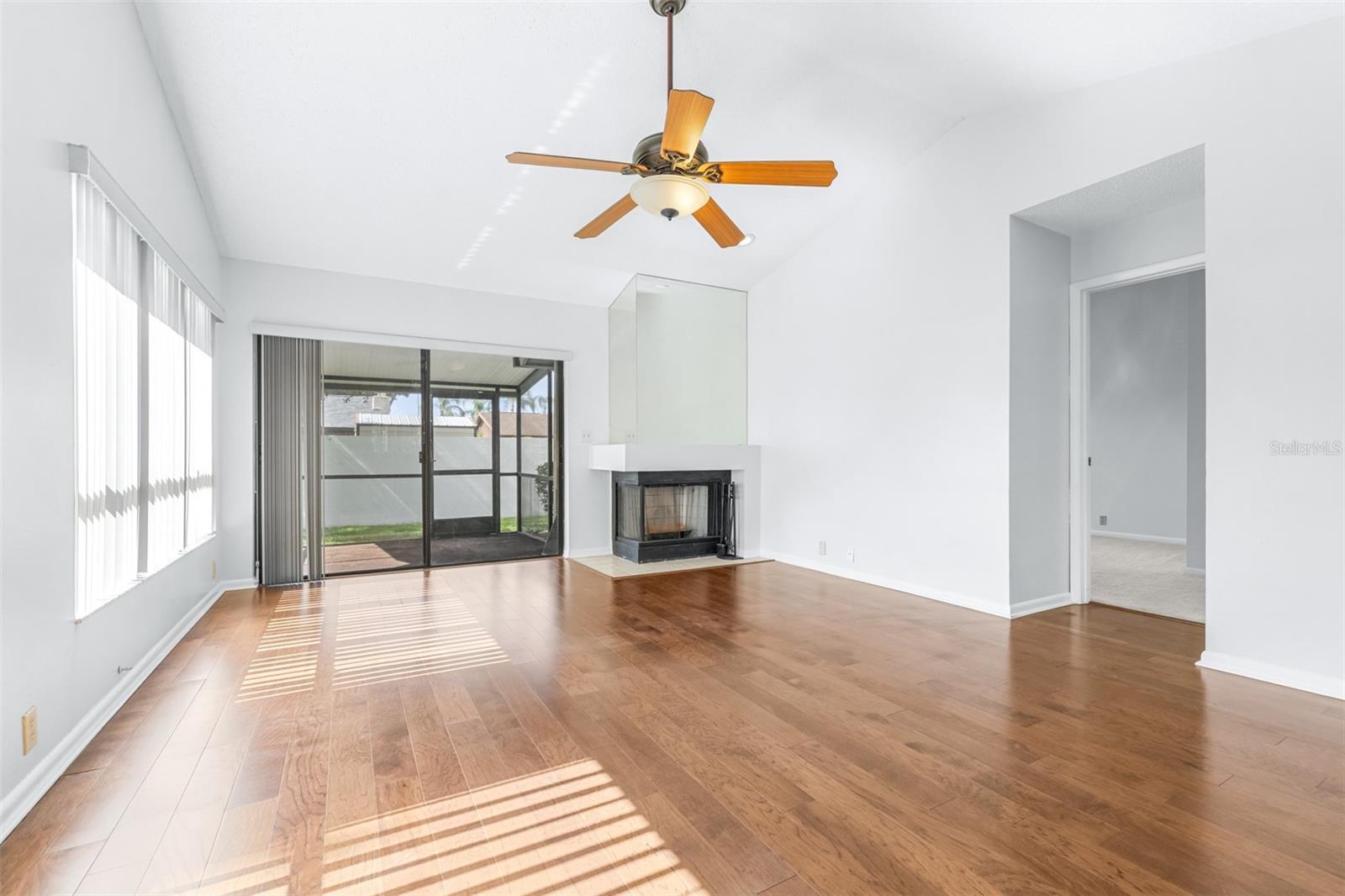 OAK PARK TWNHMS - Residential