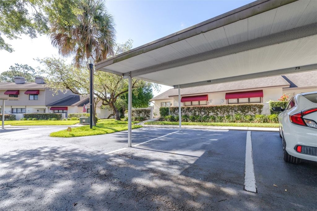 Photo of 709 Oak Park Place, Brandon, FL 33511 (MLS # TB8508136)