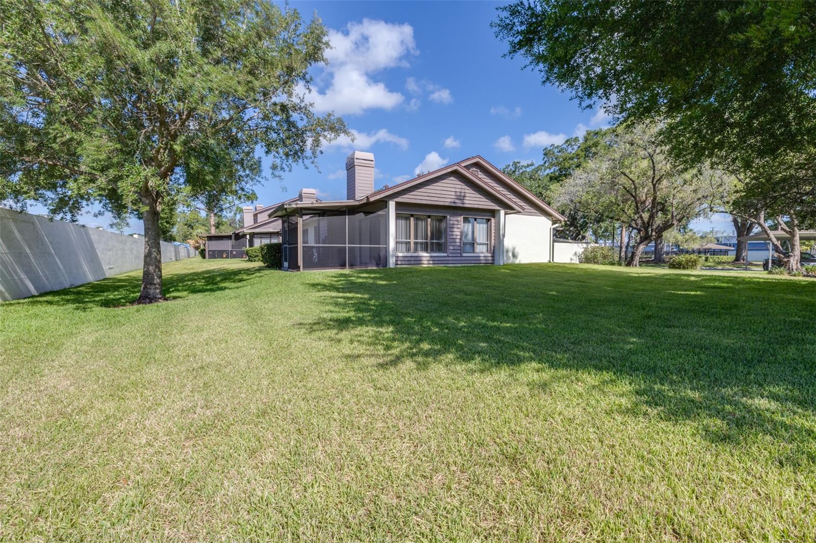 OAK PARK TWNHMS - Residential