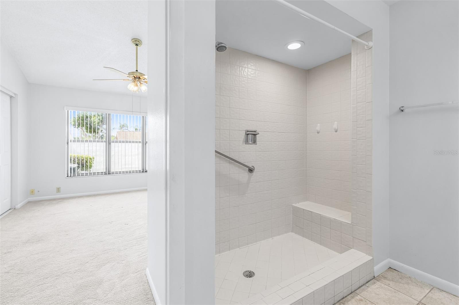 OAK PARK TWNHMS - Residential
