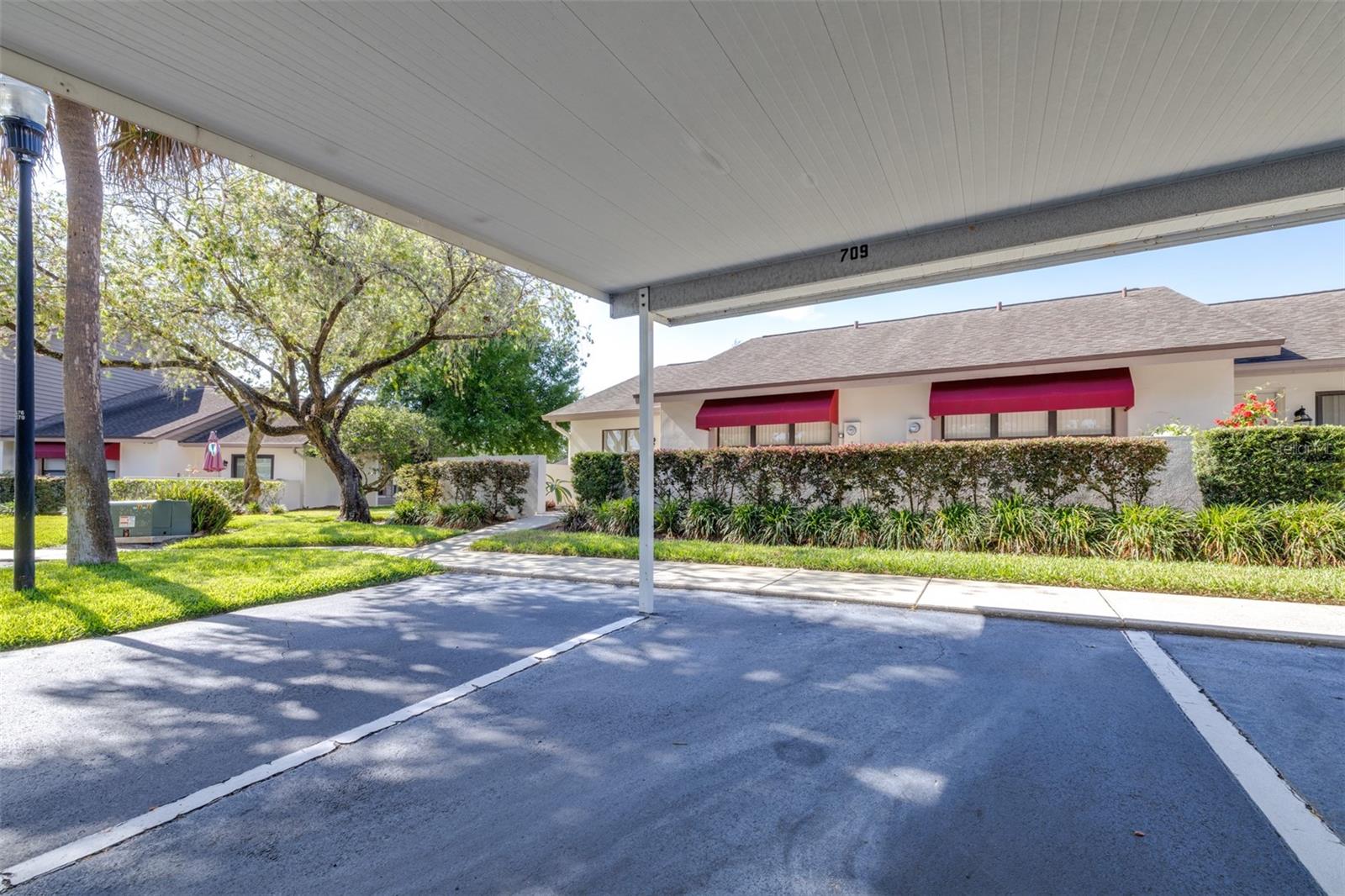 709 OAK PARK PLACE