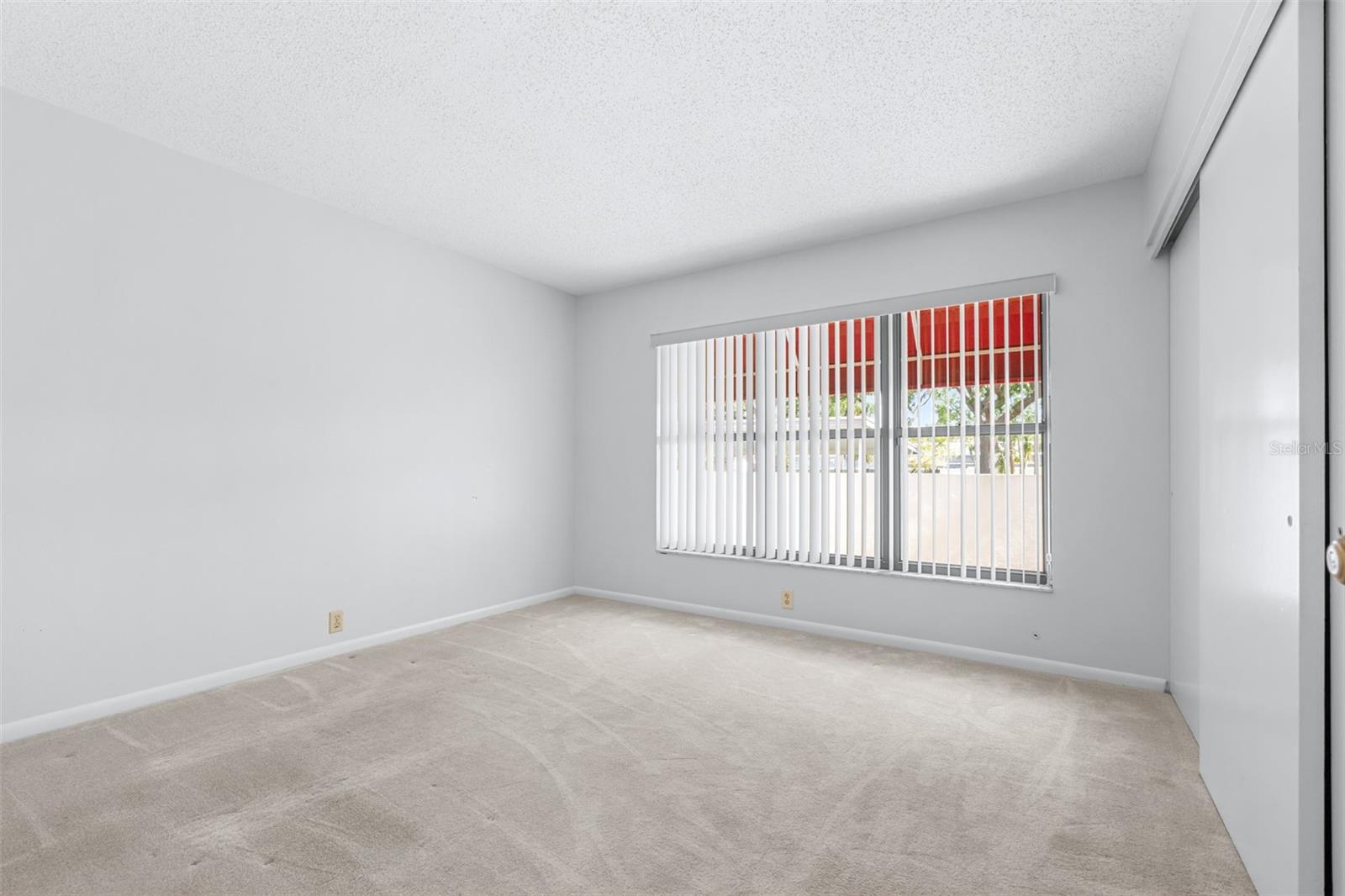 OAK PARK TWNHMS - Residential