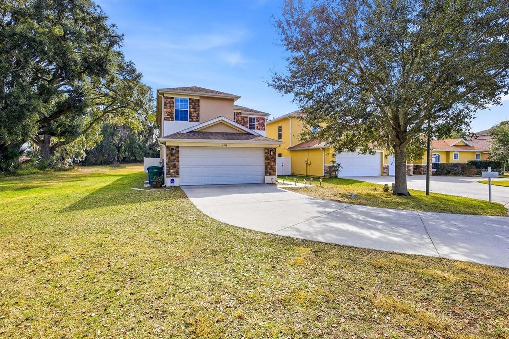 Photo of 4913 NE 122nd Avenue, Oxford, FL 34484 (MLS # OM717368)