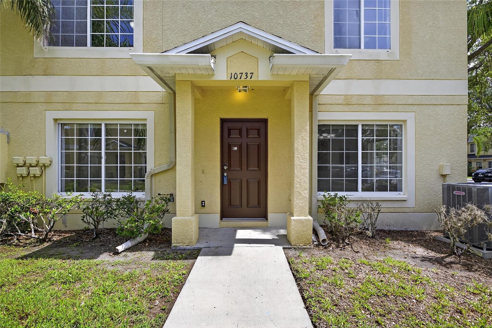 Short Sale. Welcome to 10737 Keys Gate Drive—an inviting townhome perfectly situated in the highly desirable Summerfield community of Riverview. This move-in ready residence offers an unbeatable location just steps from Publix, shopping, dining, and with effortless access to US-301 and I-75, making your daily commute a breeze. Enjoy the lifestyle you deserve with top-rated schools nearby and a wide range of resort-style amenities included in the HOA fee. Whether you're relaxing by the community pool, enjoying the fitness center, or exploring walking trails, this home places everything you need right at your fingertips. Don’t miss this incredible opportunity to live in one of Riverview’s most convenient and amenity-rich communities!
Virtual tour link: https://iplayerhd.com/player/video/1a64d162-be49-4f9e-9165-a748880ecced