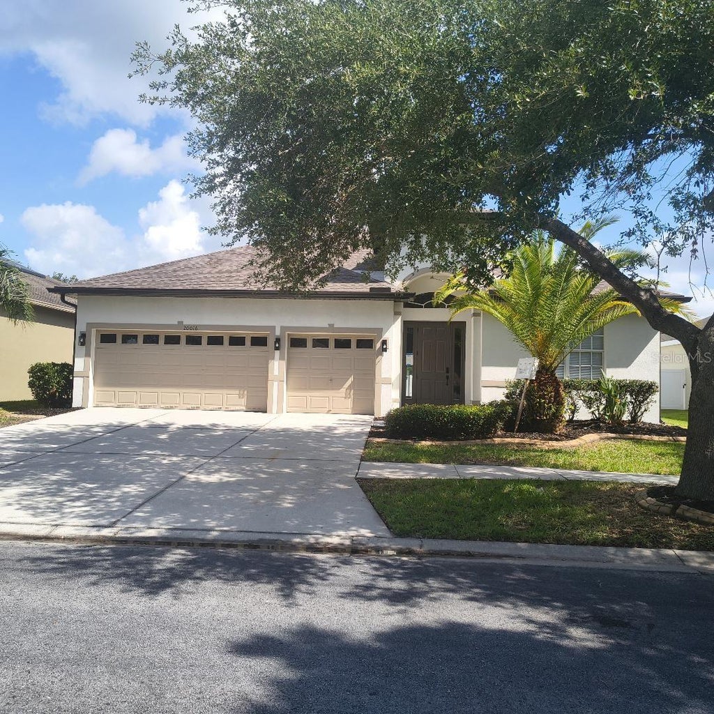 Photo of 20016 Oakflower Avenue, Tampa, FL 33647 (MLS # TB8518022)