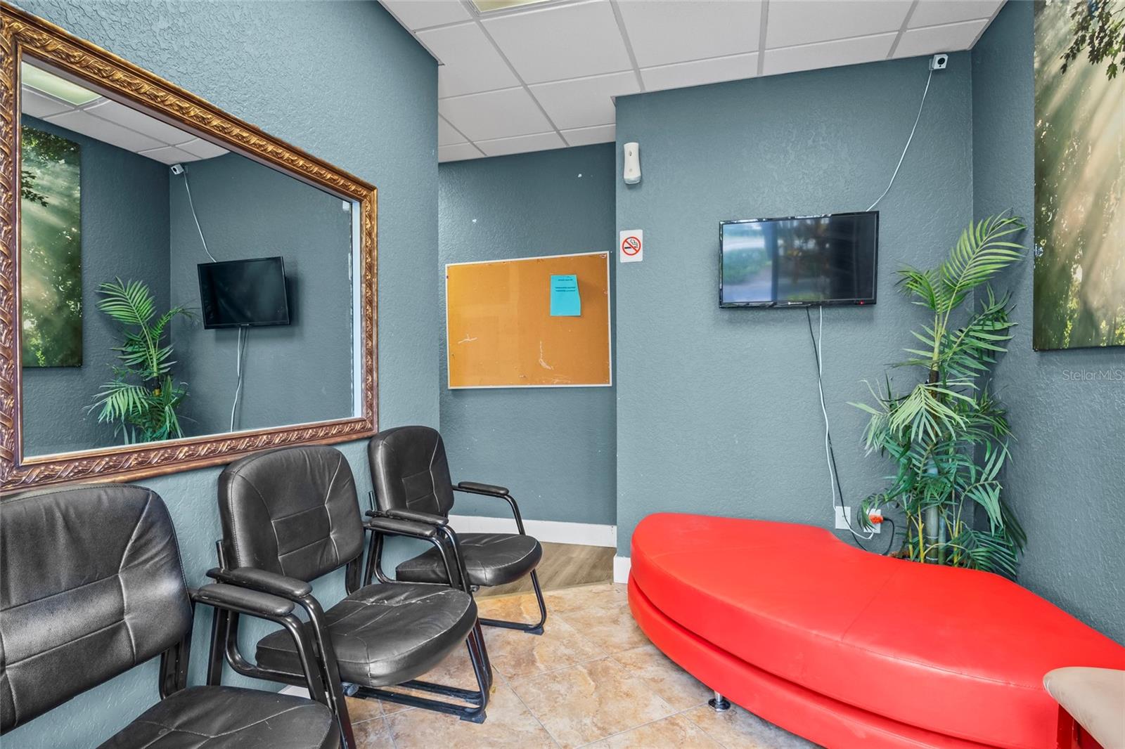 STARPOINTE 02 SERVICE CENTER - Commercial Lease