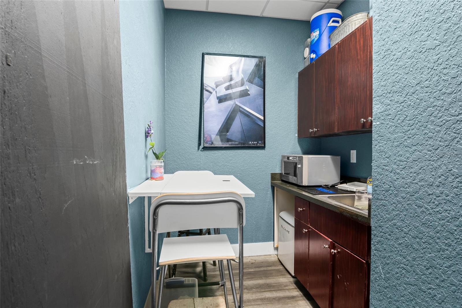 STARPOINTE 02 SERVICE CENTER - Commercial Lease