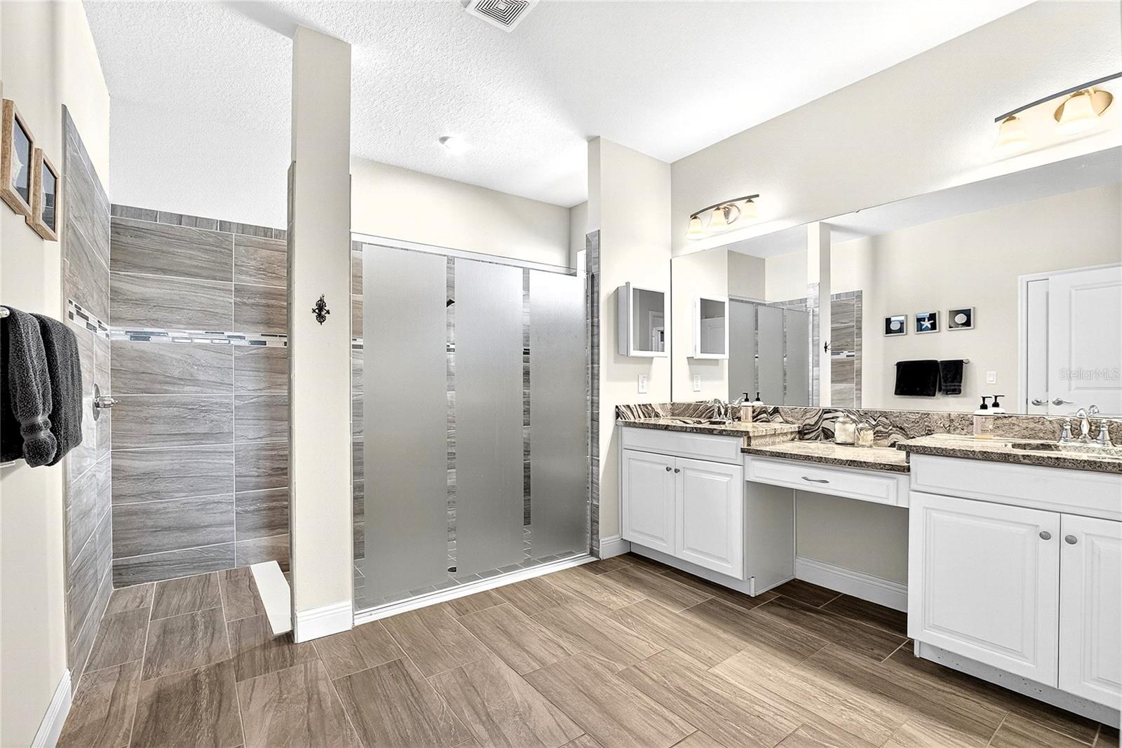 LUCAYA LAKE CLUB PH 1A - Residential