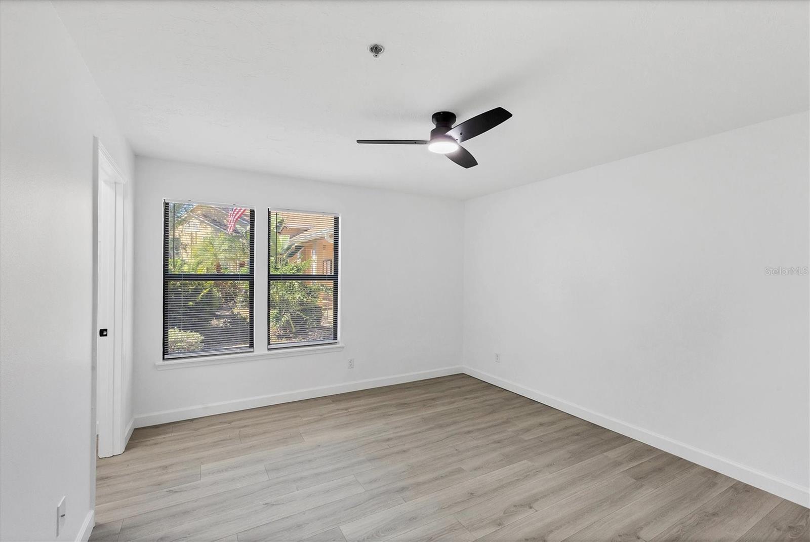 VINTAGE GRAND - Residential