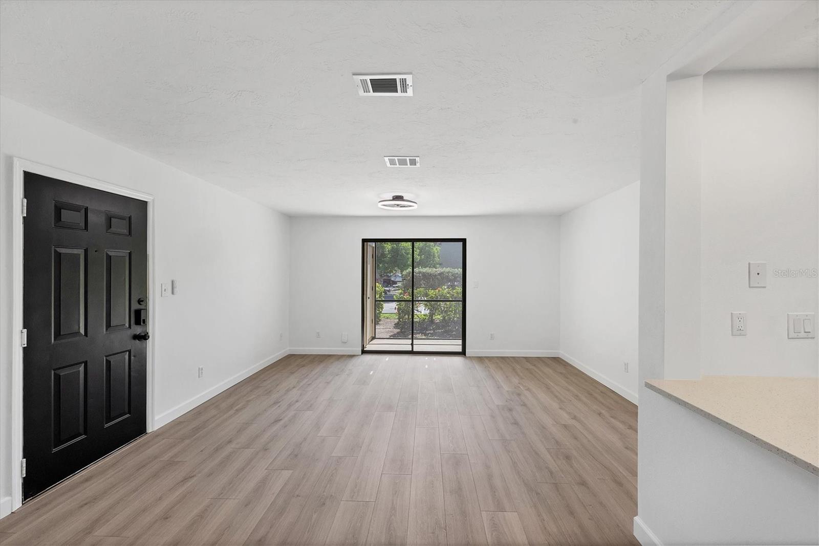 VINTAGE GRAND - Residential