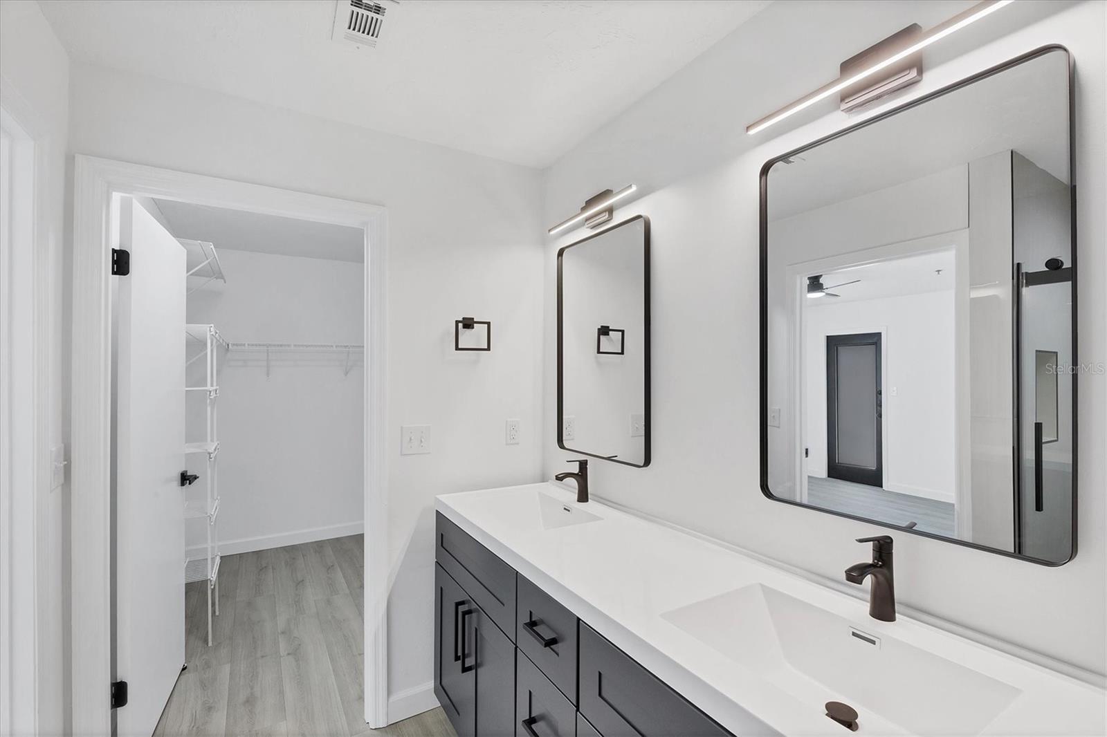 VINTAGE GRAND - Residential