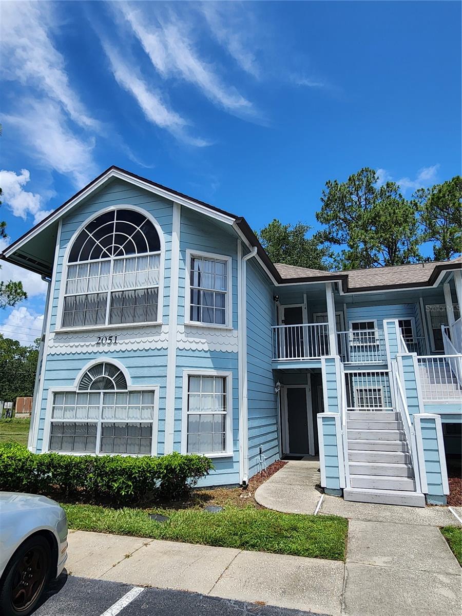 Discover the perfect blend of comfort and convenience in this spacious three-bedroom, first-floor unit. Ideally located just minutes from major shopping centers, highways, and top dining spots, this home offers unmatched accessibility. Enjoy a quick 12-minute drive to Walt Disney World and a central location close to everything you need.
The community features a wealth of amenities included in your monthly rent, such as a sparkling pool, relaxing jacuzzi, fully equipped fitness center, and tennis courts. Opportunities like this don’t last long. Schedule your showing today and make this exceptional home yours!