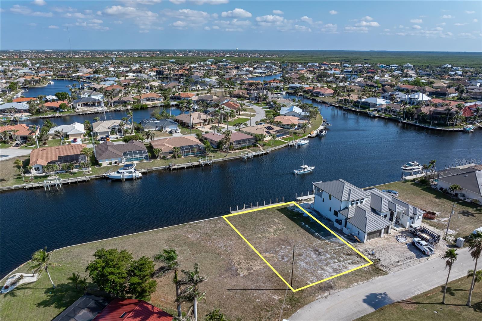 PUNTA GORDA ISLES SEC 12 - Land