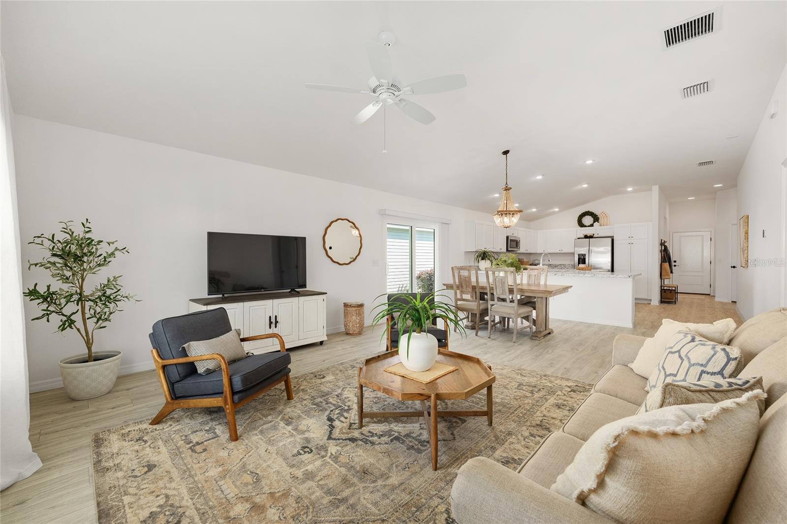 VILLAGES/SOUTHERN OAKS UN #127 - Residential